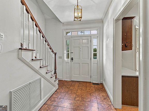 4th image of 798 Mallery St APT 36