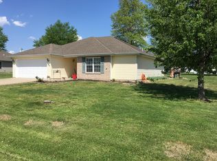 610 Main St, Prairie Home, MO 65068