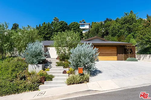 9258 Swallow Dr Photo 1
