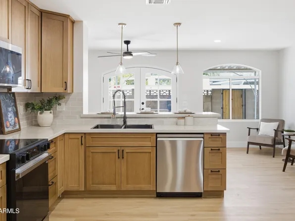 4928 E VIRGINIA Avenue, Phoenix, AZ 85008