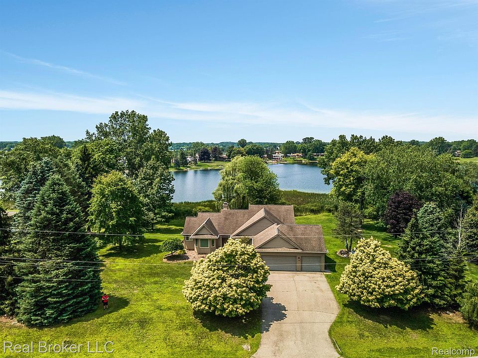 1st image of 486 Davis Lake Dr
