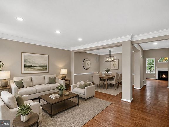 4th image of 25915 Kirkwood Sq