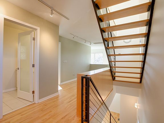 4th image of 3529 Hennepin Ave