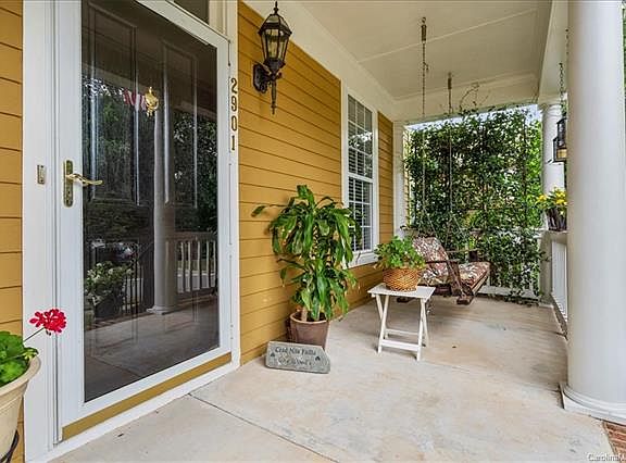 3rd image of 2901 Thayer Dr