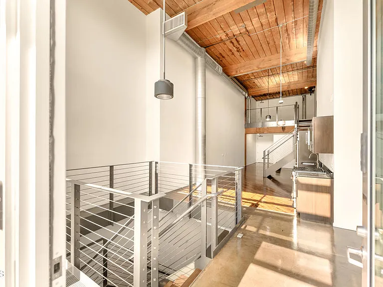 530 S Hewitt St #129 — Photo 4