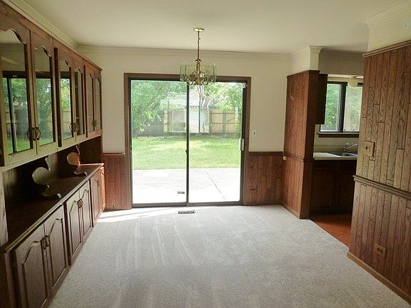 3rd image of 1180 Norwood Ln