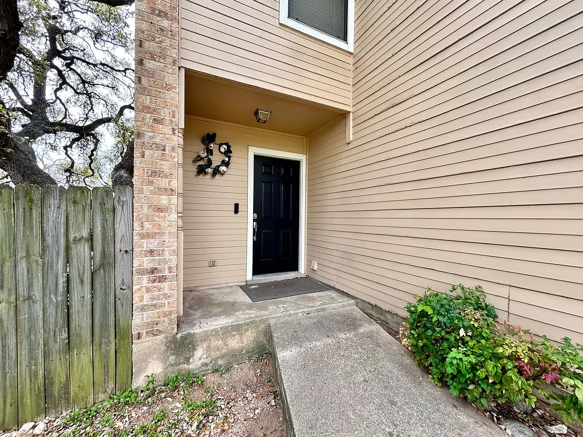 Building Photo - 6031 Old Fredericksburg Rd #A