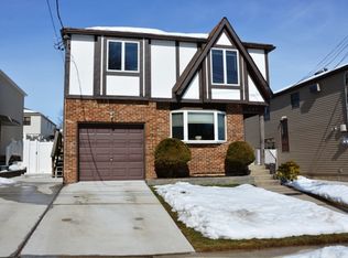 697 Ramona Ave, Staten Island, NY 10309
