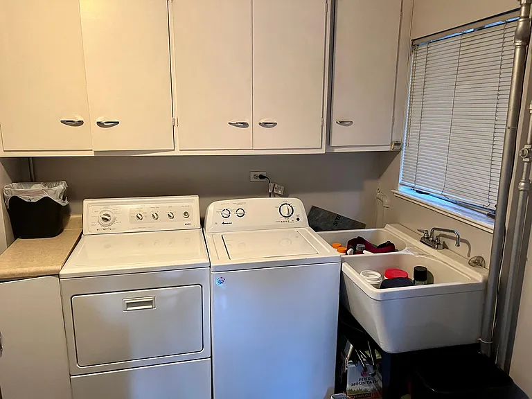 1555 S Clarkson St — Photo 16
