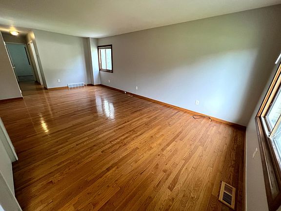 2nd image of 7539 River Vista St