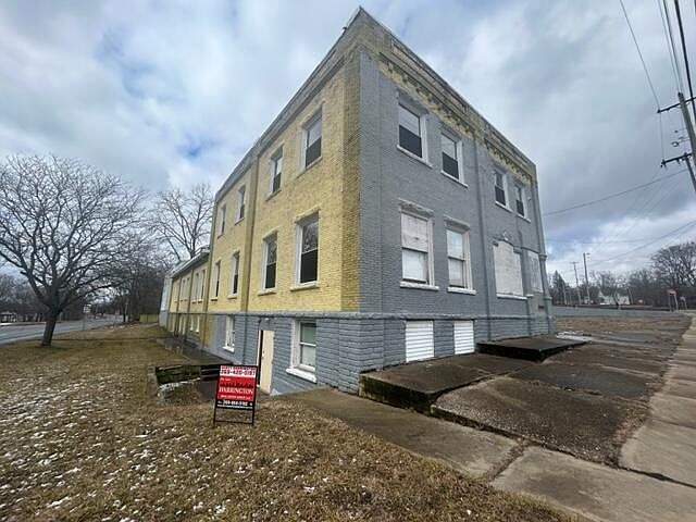 1st image of 18 Angell St