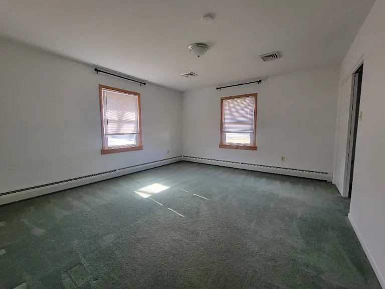 151 Huston Ave — Photo 9