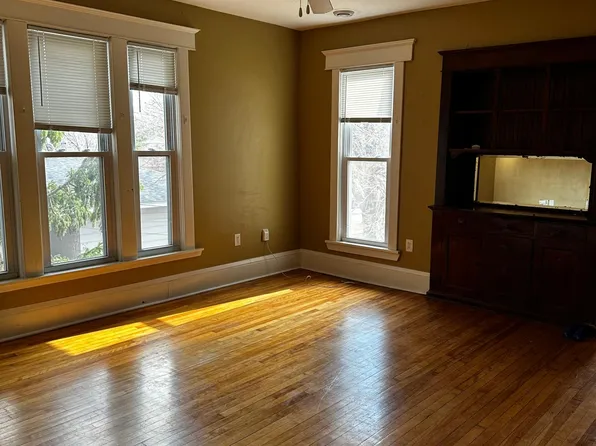 910 University Ave NE APT 4, Minneapolis, MN 55413