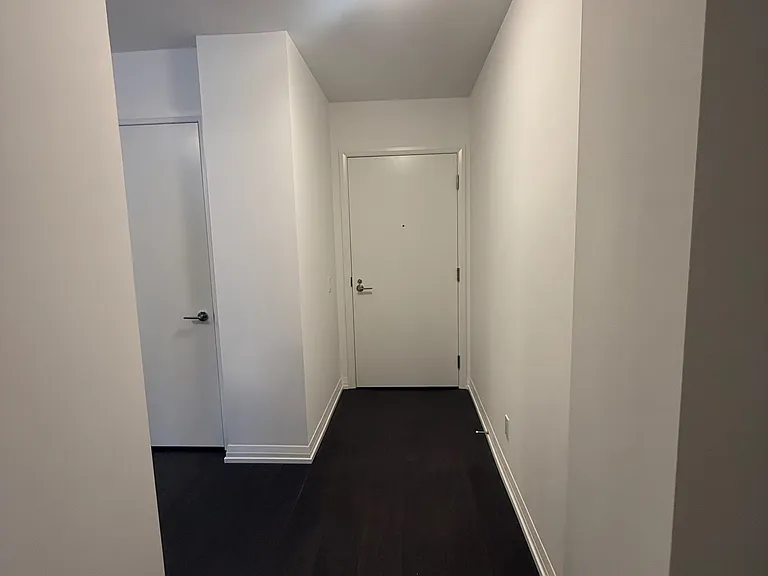 400 King St W #1106 — Photo 4