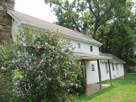 3rd image of 4563 Castle Ln