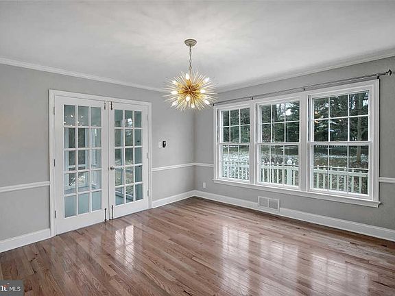 4th image of 108 Oakmont Ct NE