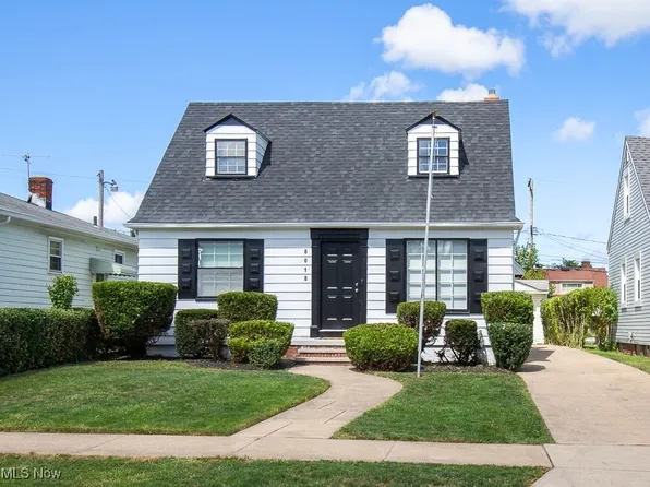 8018 Pinegrove Ave, Parma, OH 44129
