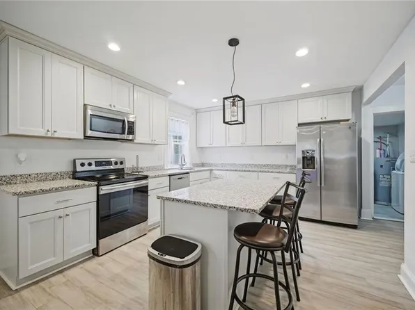 1129 Hazel Ave, Chesapeake, VA 23325