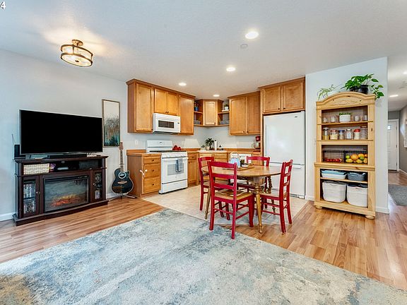 3rd image of 7610 NE 34th Ave