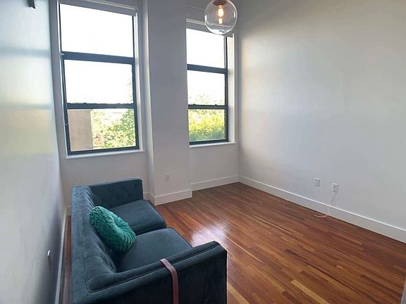 3rd image of 180 Bainbridge St #2F