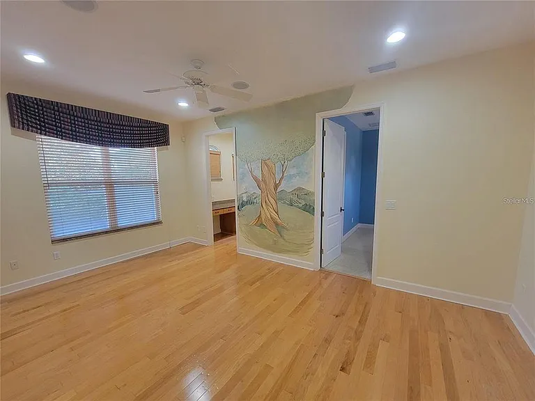 10209 Thurston Groves Blvd — Photo 26
