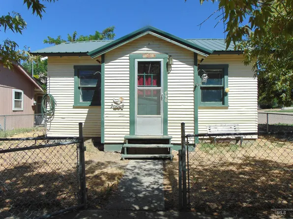 490 E 1st St, Huntington, OR 97907