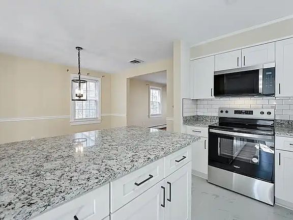 3rd image of 213 Burleigh Ave