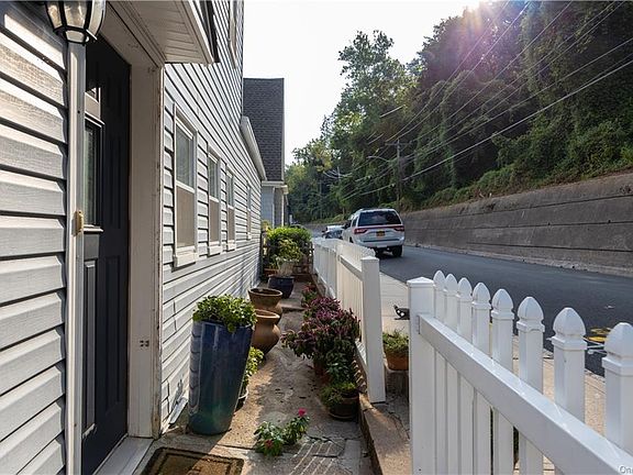 5th image of 169 Piermont Ave