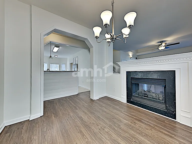 8008 Willowglen Dr — Photo 6