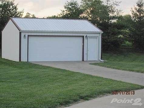 Detached 2-Car Garage