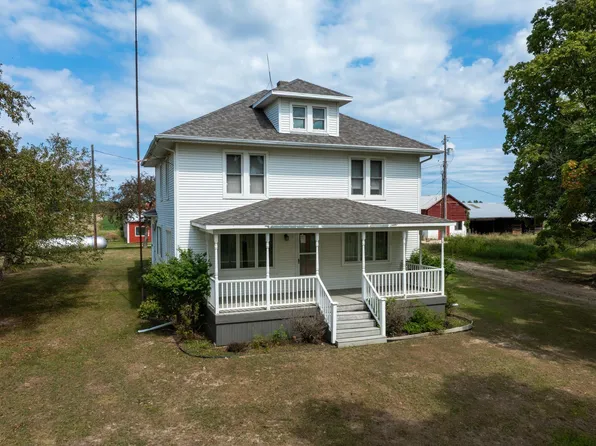 402 W Chapman Rd, Mount Pleasant, MI 48858