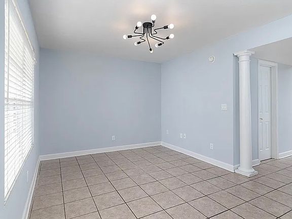 3rd image of 1802 Jackson Ave W APT 120