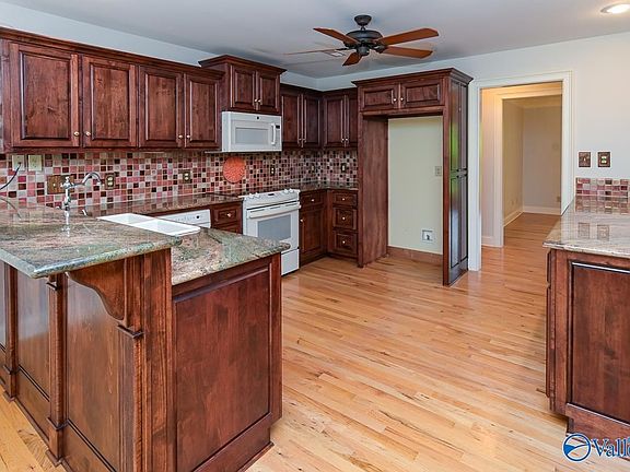 3rd image of 317 Shady Ln
