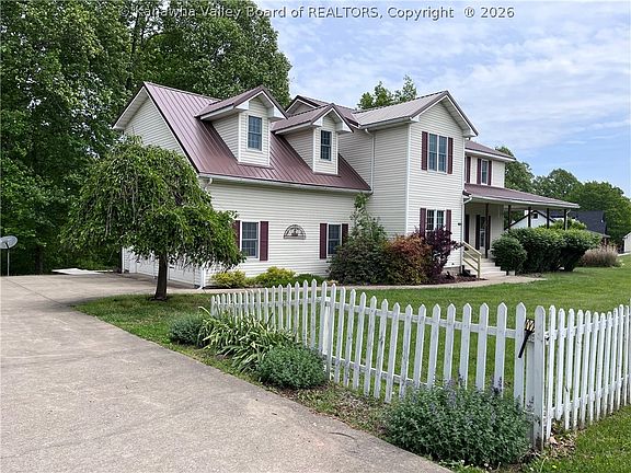 3rd image of 488 Ridgeview Dr