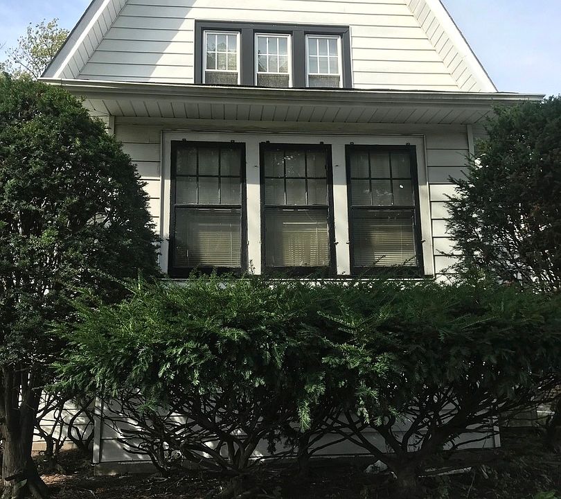 1st image of 11038 S Emerald Ave