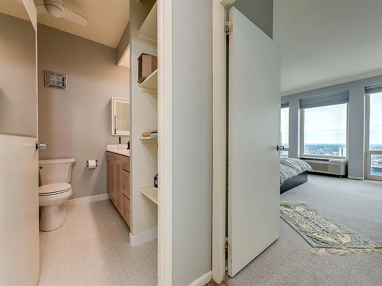 111 E Chestnut St #57G — Photo 7