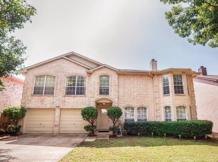 913 Clover Hill Ln, Cedar Hill, TX 75104