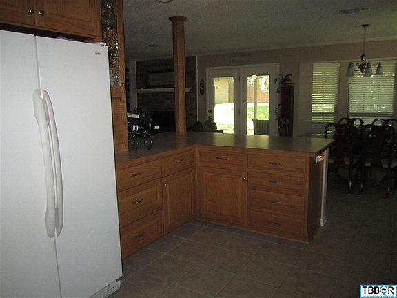 3rd image of 3505 Elm Dr