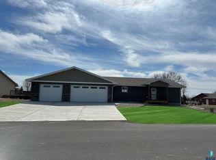 118 Lake Ridge Dr, Wentworth, SD 57075