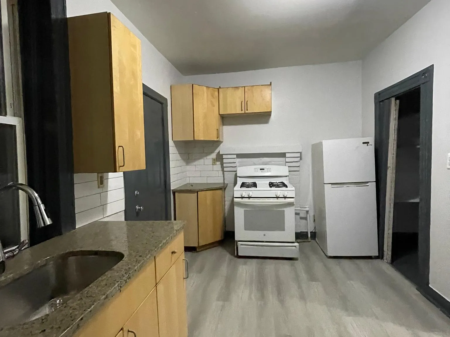 2 bed, 800 sqft, $1,750 — Photo 1