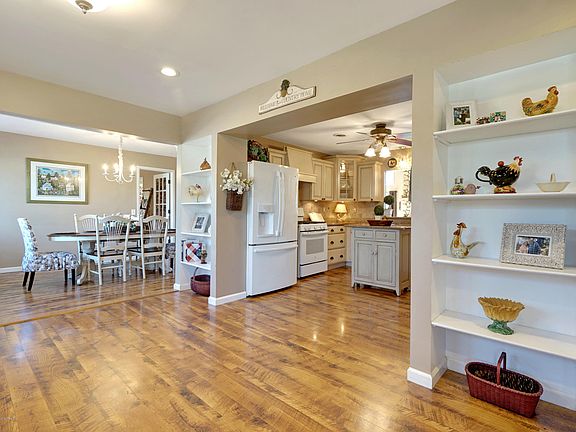 4th image of 457 Driscol Dr