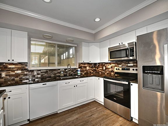 5th image of 10819 S Crownview