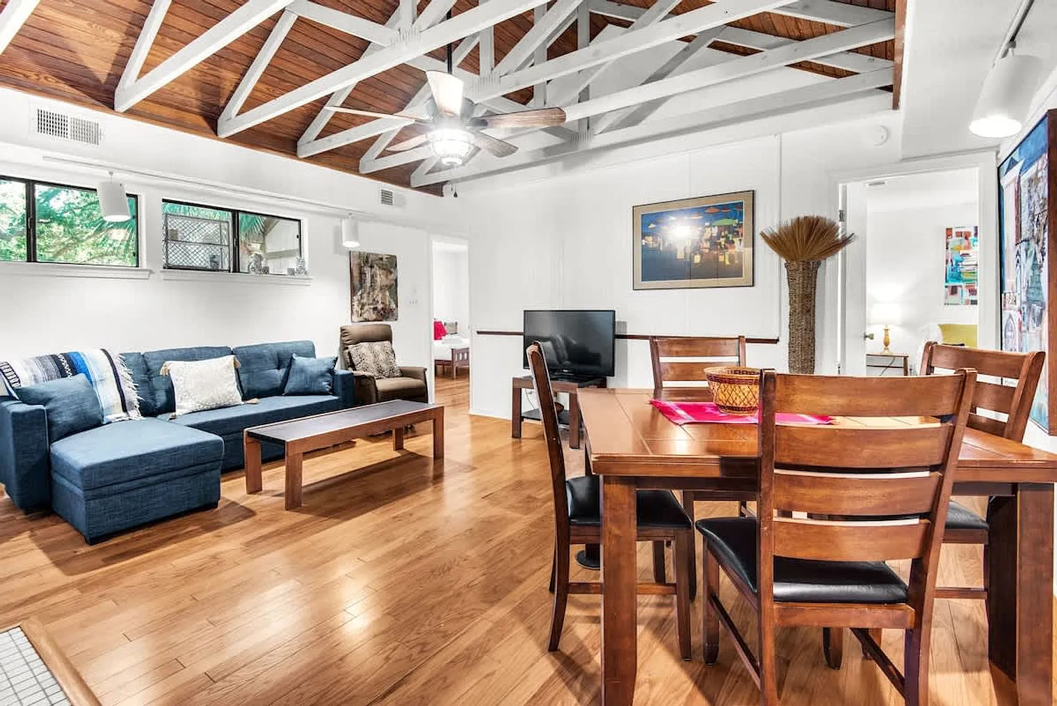 2 bed, 1.0 bath, $3,118 — Photo 3