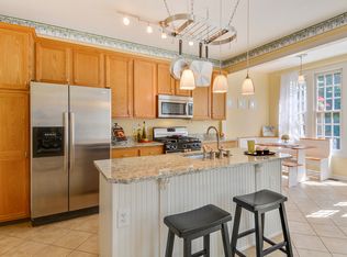 5560 Jowett Ct, Alexandria, VA 22315