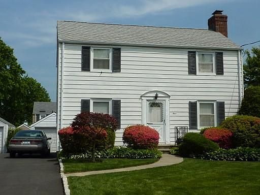 1st image of 4 Hayes Dr