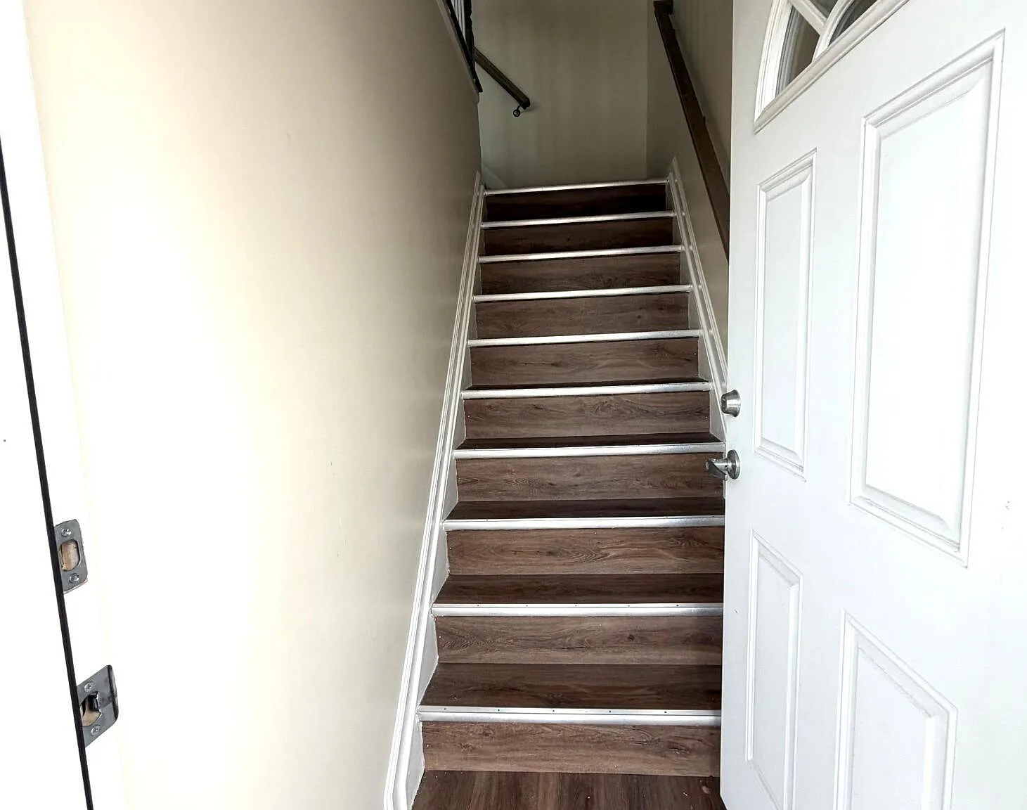 3 bed, 1.5 bath, 2400 sqft, $3,500 — Photo 2
