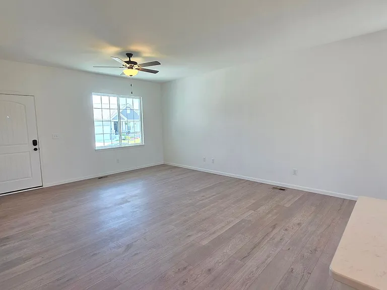 27010 E Dogwood Ln — Photo 5