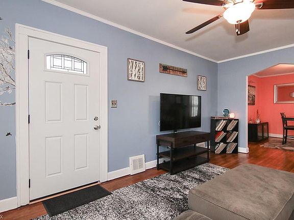 3rd image of 5415 Velma Ave