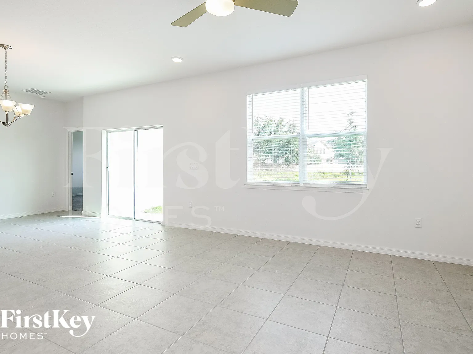 3 bed, 2.0 bath, 1795 sqft, $2,470 — Photo 4