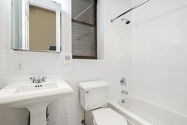 Rented by Cooper & Cooper Real Estate | media 18